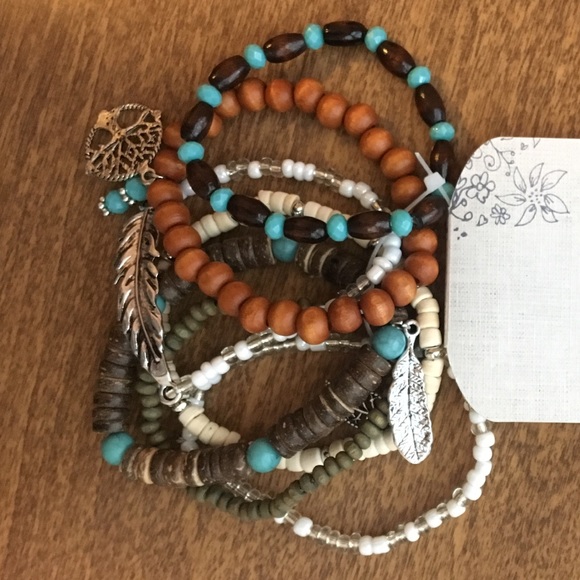 Assorted bracelets - Picture 3 of 3